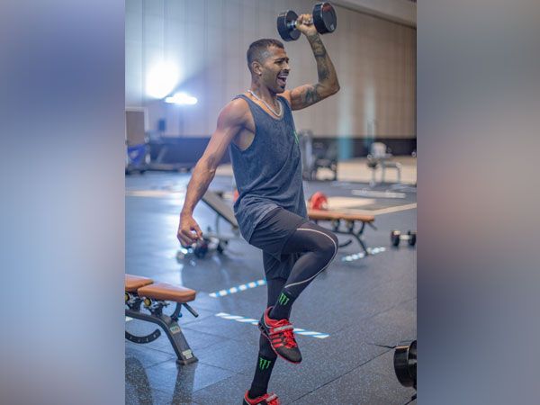 Hardik Pandya enters MX TakaTak in Style!