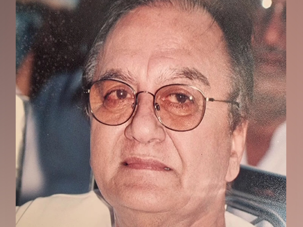 Sunil Dutt’s daughter Priya pays homage to father on his 92nd birth anniversary