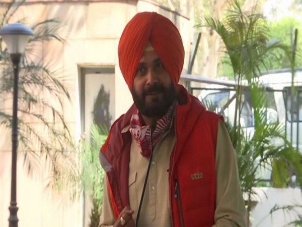 Sidhu’s rebellious attitude continues in Delhi, Captain Amarinder Singh to meet Cong panel soon