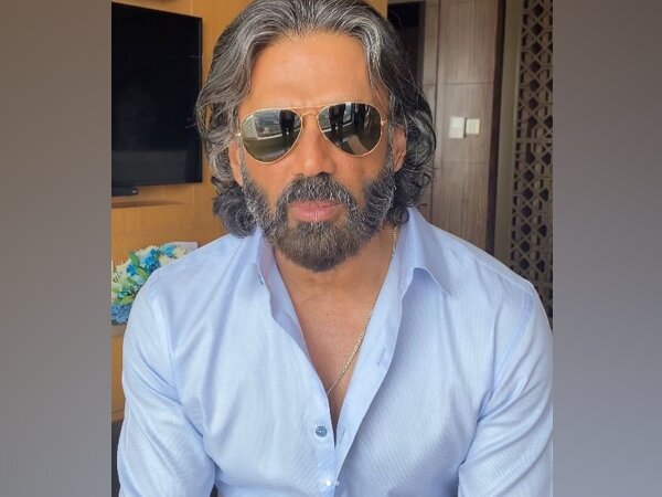 Suniel Shetty launches ‘Dawa Bhi Dua Bhi’ initiative to provide medications to underprivileged