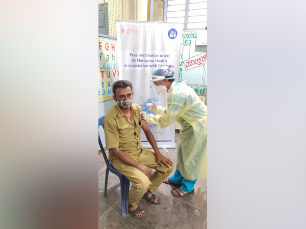 Narayana Health and GiveIndia roll out free COVID-19 vaccination drive for migrant labourers and the underserved